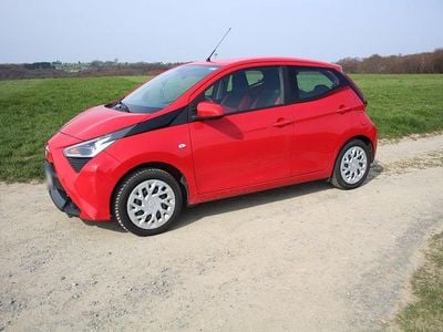 Gebraucht Toyota Aygo 72 PS (52 kW) 2019 Rot Kleinwagen