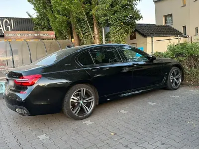 Gebraucht BMW 740 M Sport 258 PS (189 kW) 2018 Schwarz Limousine