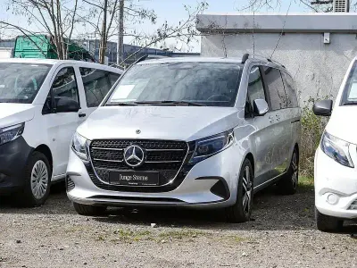 Gebraucht Mercedes V250 Style 190 PS (139 kW) 2024 Silber Van / Kleinbus