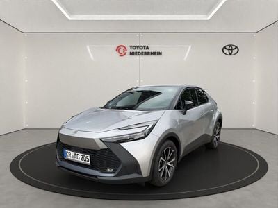 Shimmering silver metallic / dach schwarz Gebraucht 2023 Toyota C-HR Team SUV | 31.950 € (Fairer Preis)