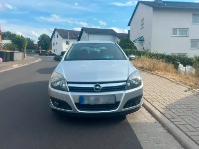 Gebraucht Opel Astra 90 PS (66 kW) 2005 Grau Kleinwagen