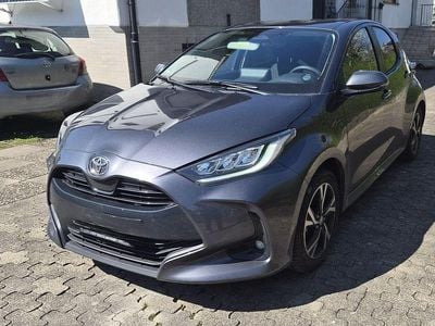 Gebraucht Toyota Yaris Hybrid 92 PS (67 kW) 2025 Grau Limousine