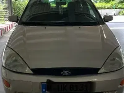 Gebraucht Ford Focus 75 PS (55 kW) 2000 Silber Limousine