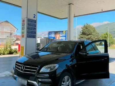 Gebraucht Mercedes ML350 258 PS (189 kW) 2015 Schwarz SUV