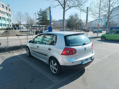 Usata VW Golf V 116 CV (85 kW) 2003 Argento Utilitaria
