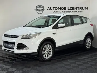Gebraucht Ford Kuga Titanium 150 PS (110 kW) 2016 Weiß SUV