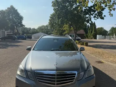 Gebraucht Mercedes E350 265 PS (194 kW) 2011 Grau Kombi