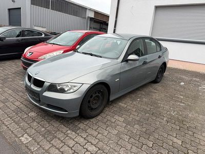 Gebraucht BMW 318 143 PS (105 kW) 2007 Grau Limousine