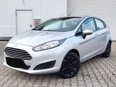 Gebraucht Ford Fiesta Trend 82 PS (60 kW) 2014 Silber Kleinwagen