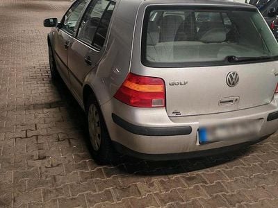 Silber Gebraucht 2002 VW Golf IV Kleinwagen | 2.630 € (Fairer Preis)