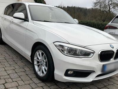 Gebraucht BMW 116 Sport Line 109 PS (80 kW) 2016 Weiß Kleinwagen