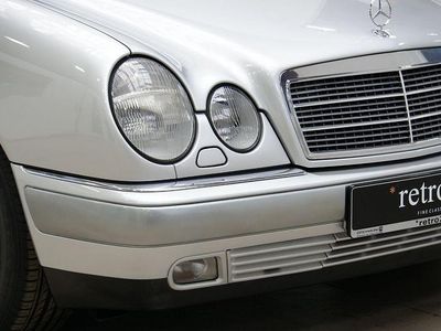 Gebraucht Mercedes E320 Elegance 220 PS (161 kW) 1995 Silber Limousine