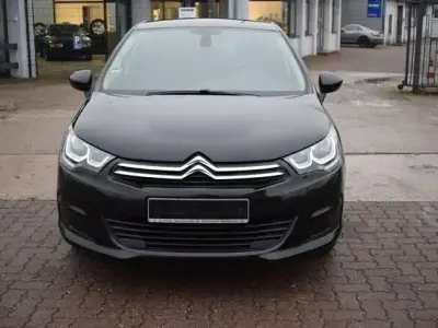 Gebraucht Citroën C4 Tendance 114 PS (83 kW) 2015 Schwarz Limousine