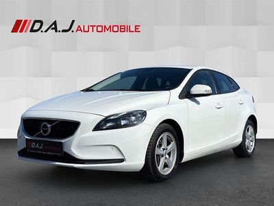 Gebraucht Volvo V40 Kinetic 120 PS (88 kW) 2018 Weiß Limousine