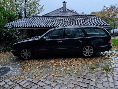Gebraucht Mercedes E430 Avantgarde 306 PS (225 kW) 2003 Schwarz Limousine