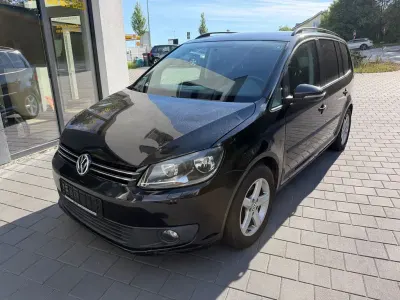Gebraucht VW Touran Trendline 105 PS (77 kW) 2012 Schwarz Van / Kleinbus