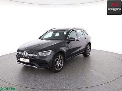 Grau Gebraucht 2020 Mercedes GLC200 AMG SUV | 33.880 € (Fairer Preis)