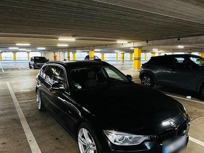 Gebraucht BMW 330 258 PS (189 kW) 2015 Schwarz Kombi