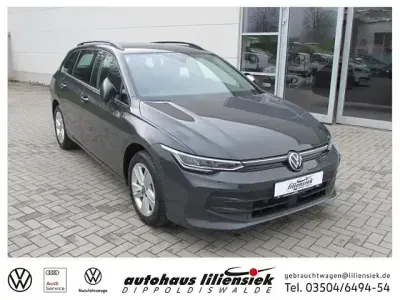 Używany VW Golf VIII Life 116 KM (85 kW) 2024 Szary Kombi