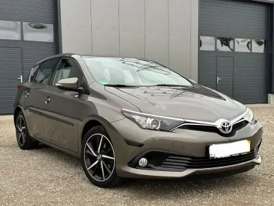 Gebraucht Toyota Auris 116 PS (85 kW) 2016 Grau Limousine