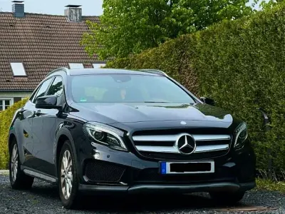 Second-hand Mercedes GLA250 AMG line 211 CP (155 kW) 2014 Negru SUV