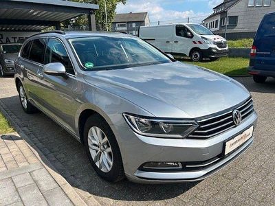 Gebraucht VW Passat 150 PS (110 kW) 2018 Grau Kombi