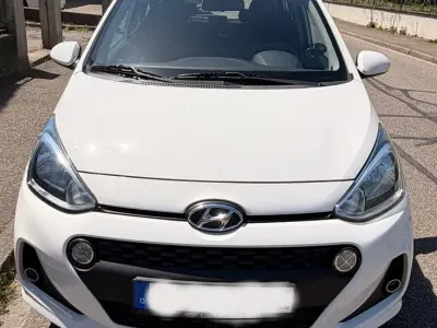 Gebraucht Hyundai i10 Trend 67 PS (49 kW) 2017 Weiß Kleinwagen