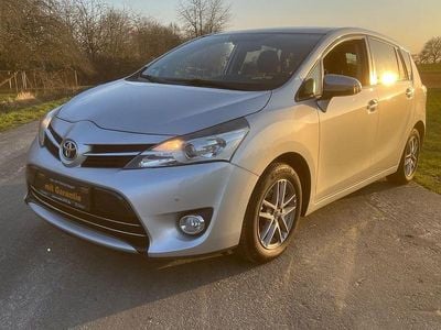 Gebraucht Toyota Verso Multidrive S 147 PS (108 kW) 2016 Silber Van / Kleinbus
