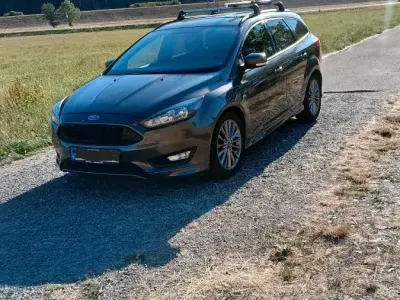 Gebraucht Ford Focus 140 PS (102 kW) 2018 Grau Kombi