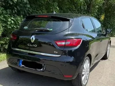 Używany Renault Clio IV Expression 90 KM (66 kW) 2013 Czarny Hatchback