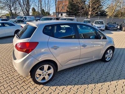 Gebraucht Kia Venga Spirit 125 PS (91 kW) 2010 Beige Kleinwagen
