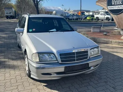 Gebraucht Mercedes C220 Elegance 125 PS (91 kW) 2000 Silber Limousine