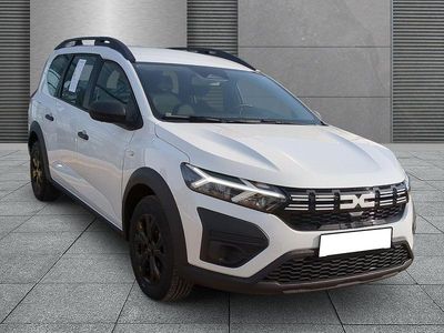 Gebraucht Dacia Jogger Essentiel 101 PS (74 kW) 2025 Arktisweiß Van / Kleinbus