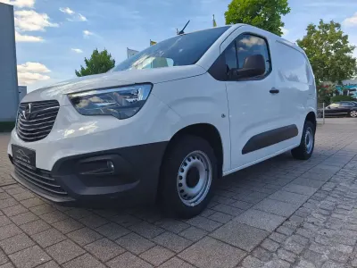 Gebraucht Opel Combo Selection 110 PS (80 kW) 2021 Weiß Van / Kleinbus