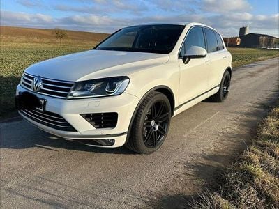 Gebraucht VW Touareg Exclusive 262 PS (192 kW) 2015 Weiß SUV