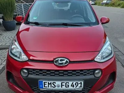 Gebraucht Hyundai i10 Trend 67 PS (49 kW) 2018 Rot Kleinwagen