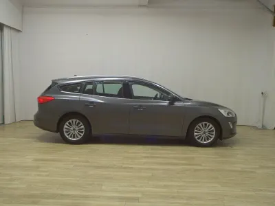 Gebraucht Ford Focus Titanium 120 PS (88 kW) 2019 Grau Kombi