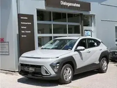 Neu Hyundai Kona 139 PS (102 kW) 2026 Grau (cyber grey / met) SUV