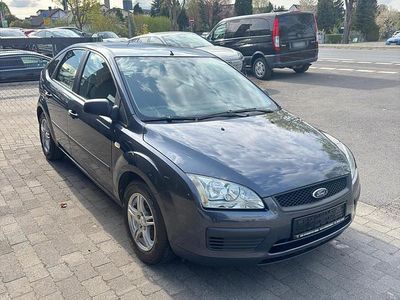 Gebraucht Ford Focus 101 PS (74 kW) 2006 Grau Limousine