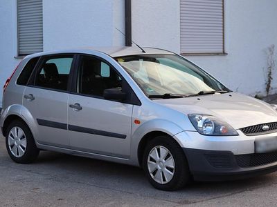 Gebraucht Ford Fiesta 69 PS (50 kW) 2007 Silber Kleinwagen