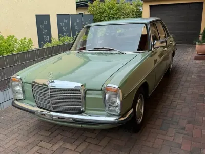 Gebraucht Mercedes W114 125 PS (91 kW) 1974 Grün Limousine