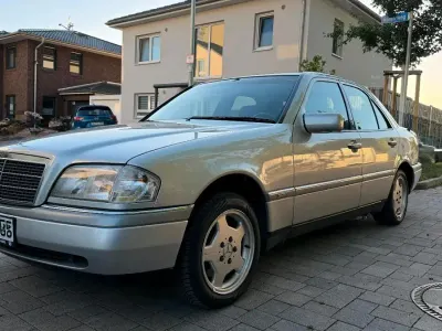 Gebraucht Mercedes C180 122 PS (89 kW) 1996 Silber Limousine