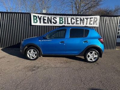 Blau Gebraucht 2016 Dacia Sandero Prestige SUV | 4.200 € (Fairer Preis)