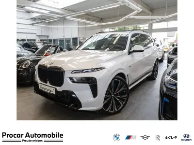 Gebraucht BMW X7 M Sport 381 PS (280 kW) 2023 Weiß SUV