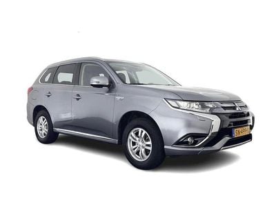 Grau Gebraucht 2018 Mitsubishi Outlander P-HEV SUV | 12.445 € (Fairer Preis)