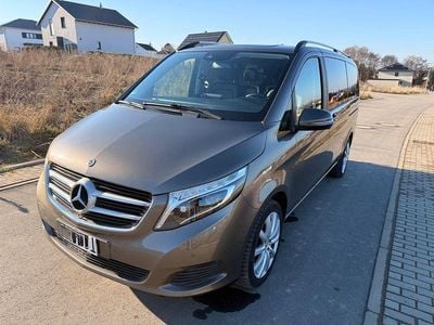 Grau Gebraucht 2018 Mercedes V250 Edition Van / Kleinbus | 38.990 € (Guter Preis)