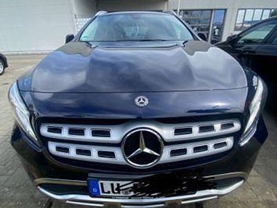 Gebraucht Mercedes GLA220 177 PS (130 kW) 2017 Blau SUV