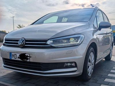 Silber Gebraucht 2024 VW Touran Van / Kleinbus | 31.450 € (Guter Preis)