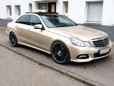 Usata Mercedes E350 280 CV (205 kW) 2010 Oro Berlina