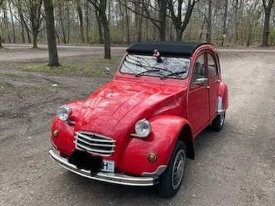 Second-hand Citroën 2CV 39 CP (28 kW) 1984 Roșu Berlinǎ